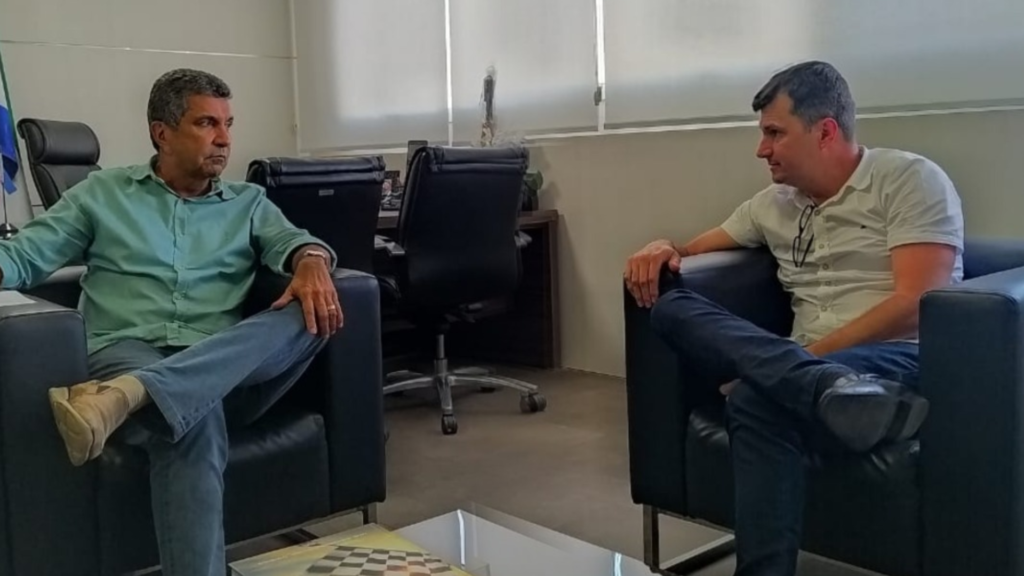Vereador dialoga com o executivo em busca dos direitos dos servidores
