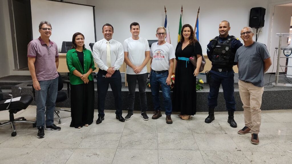 Comissão de Educação com representantes da secretaria de Educação, Segurança e do Sindicato da Educação (Foto: Arquivo Pessoal)