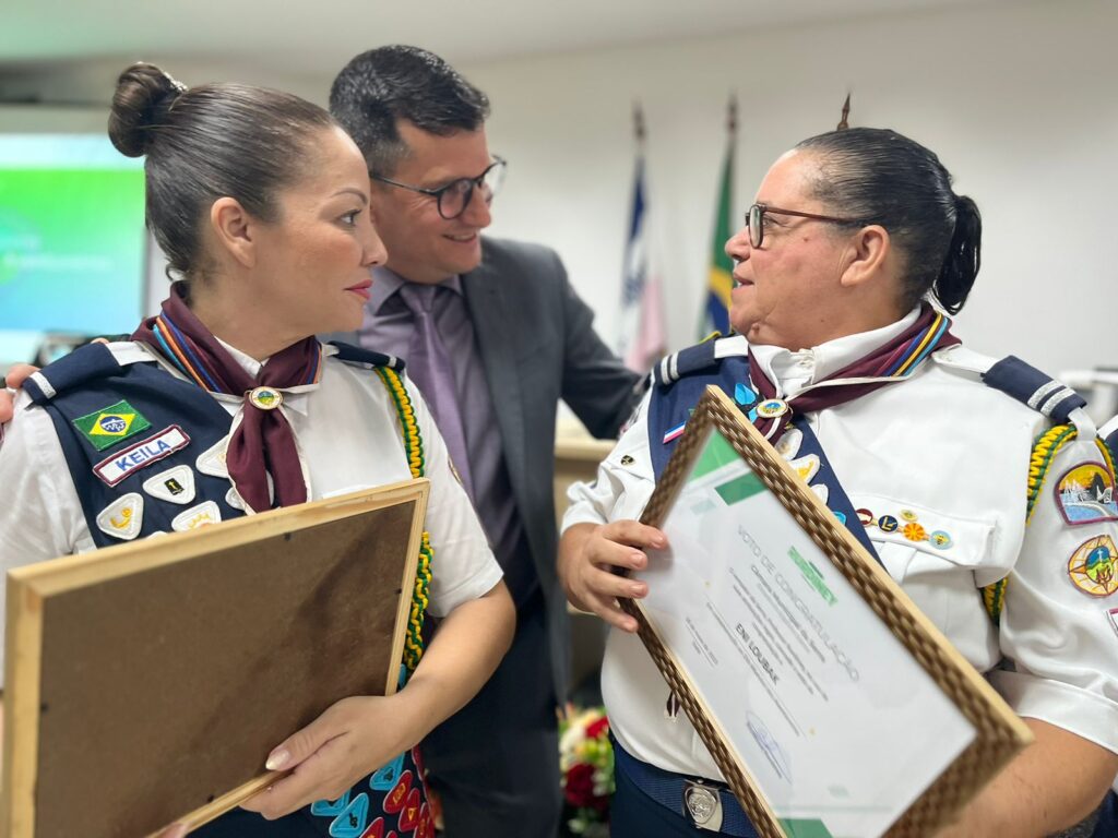 Líderes dos aventureiros são homenageados em solenidade na Serra