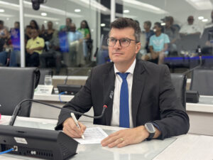 Projeto que amplia alimentação escolar a professores é votado na Câmara